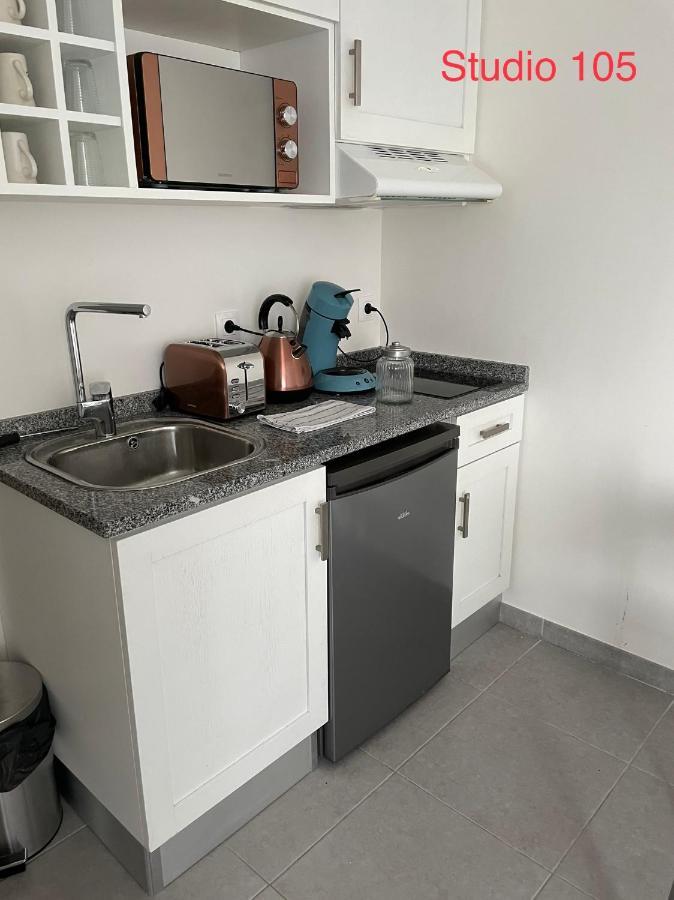 Studio A 300 M De La Gare De Mantes-La-Jolie ภายนอก รูปภาพ