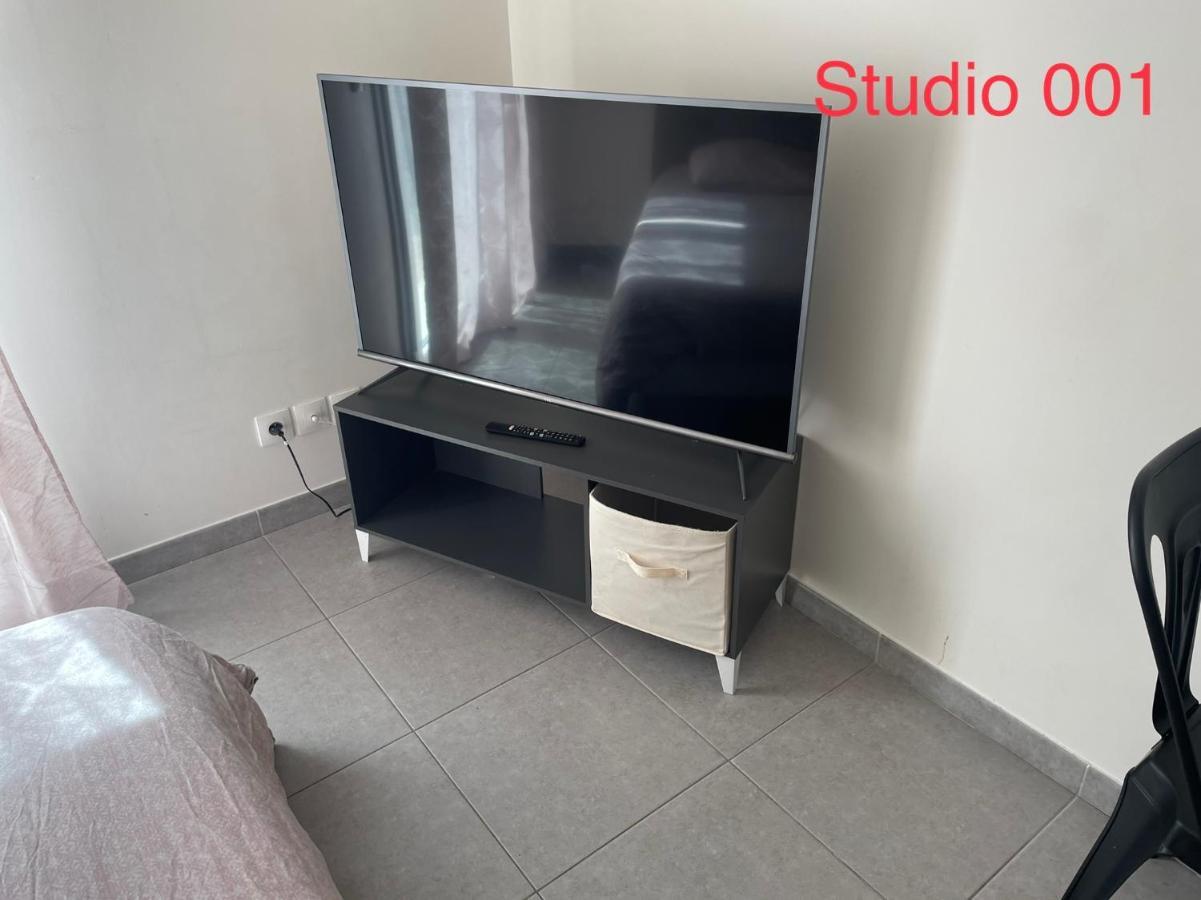 Studio A 300 M De La Gare De Mantes-La-Jolie ภายนอก รูปภาพ